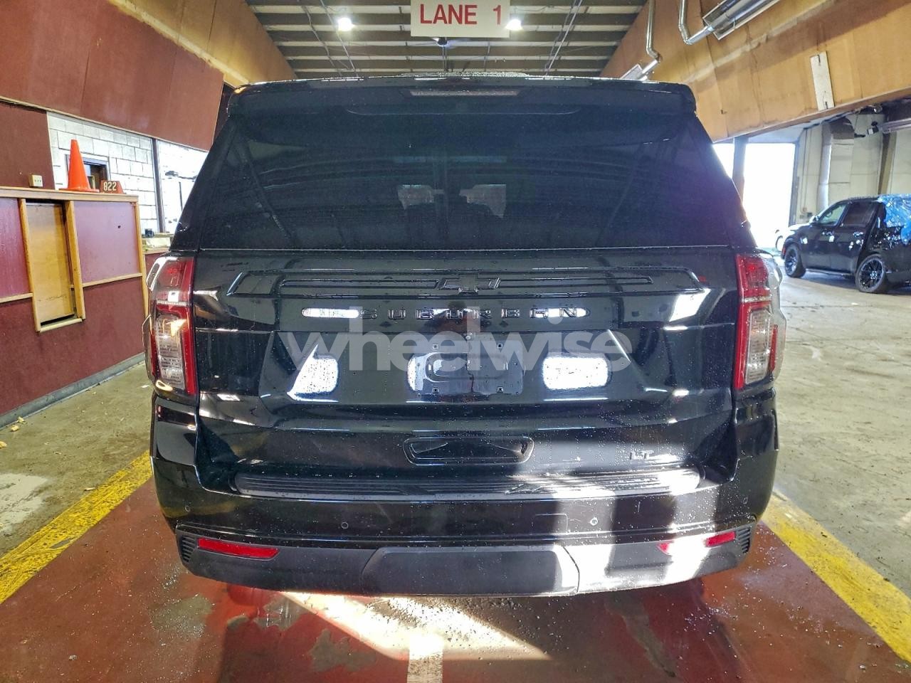 Photo 6 of 2022 CHEVROLET SUBURBAN K1500 LT (VIN 1GNSKCKD5NR313186)