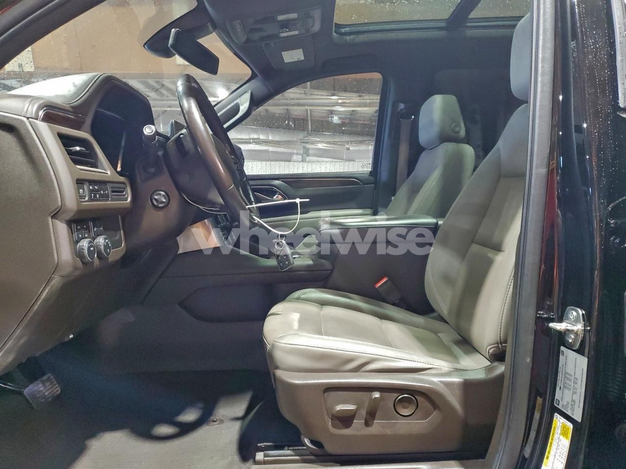 Photo 7 of 2022 CHEVROLET SUBURBAN K1500 LT (VIN 1GNSKCKD5NR313186)