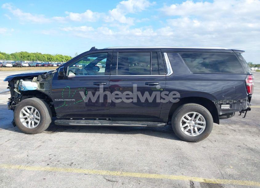 Photo 15 of 2023 Chevrolet Suburban 4WD LT (VIN 1GNSKCKD7PR390516)