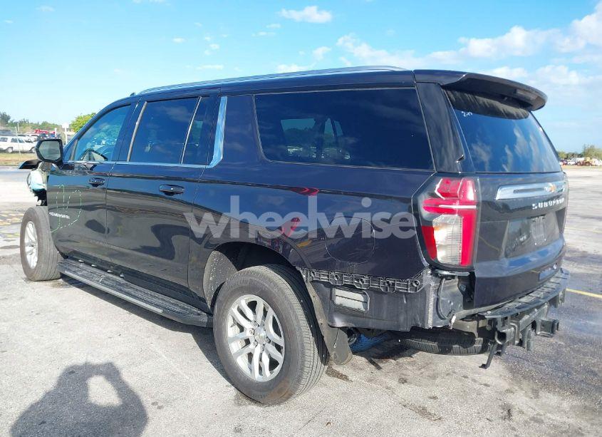 Photo 3 of 2023 Chevrolet Suburban 4WD LT (VIN 1GNSKCKD7PR390516)