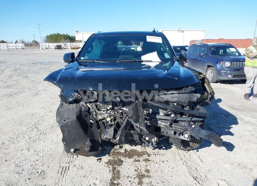 Photo 12 of 2023 Chevrolet Suburban 4WD LT (VIN 1GNSKCKD9PR239368)