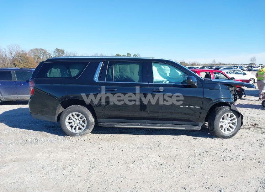 Photo 13 of 2023 Chevrolet Suburban 4WD LT (VIN 1GNSKCKD9PR239368)