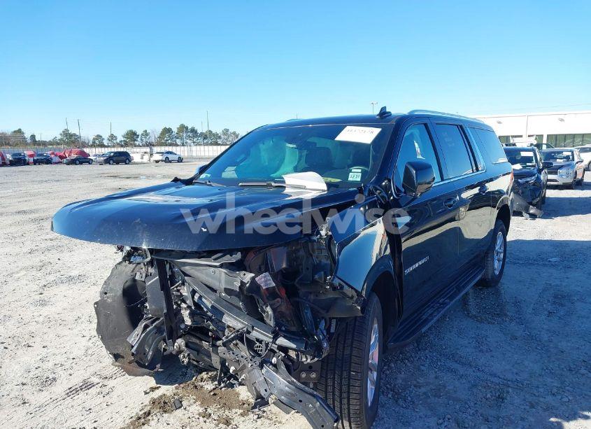 Photo 6 of 2023 Chevrolet Suburban 4WD LT (VIN 1GNSKCKD9PR239368)