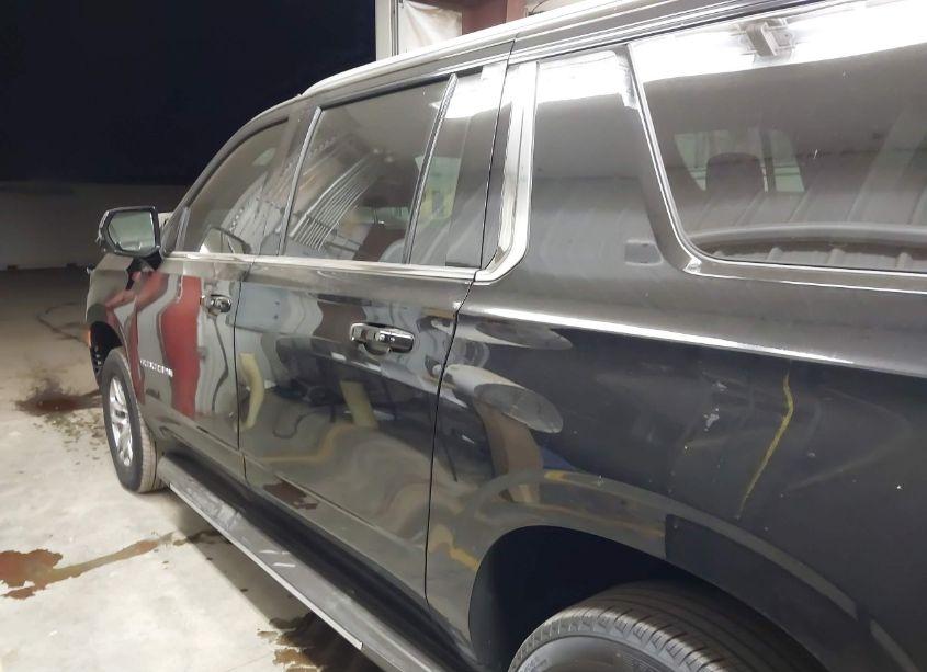 Photo 14 of 2024 Chevrolet Suburban 4WD LT (VIN 1GNSKCKD9RR194189)