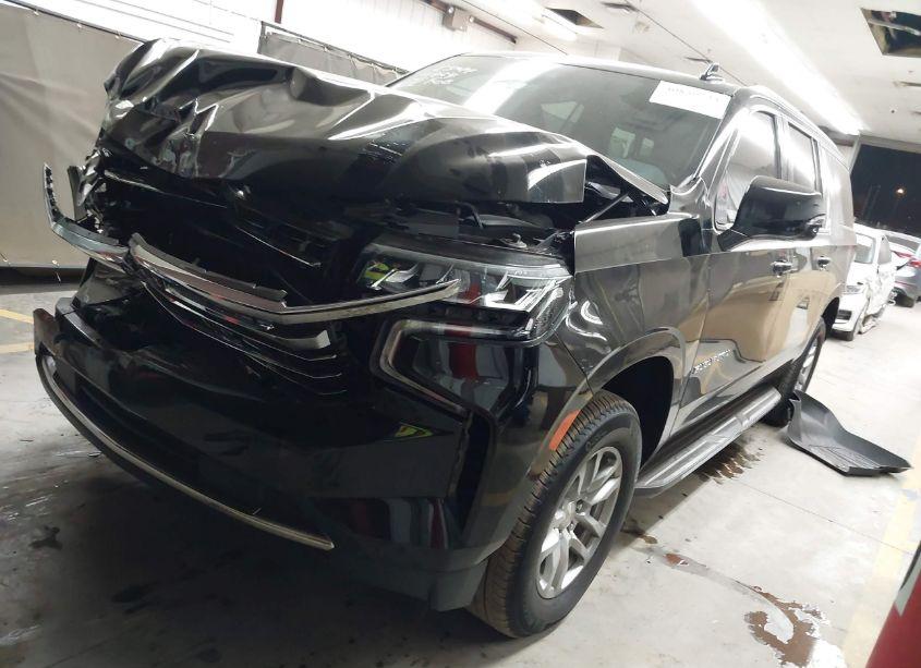 Photo 2 of 2024 Chevrolet Suburban 4WD LT (VIN 1GNSKCKD9RR194189)