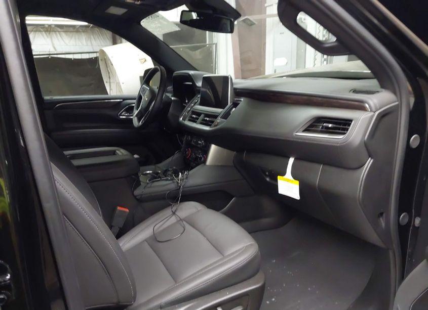 Photo 5 of 2024 Chevrolet Suburban 4WD LT (VIN 1GNSKCKD9RR194189)