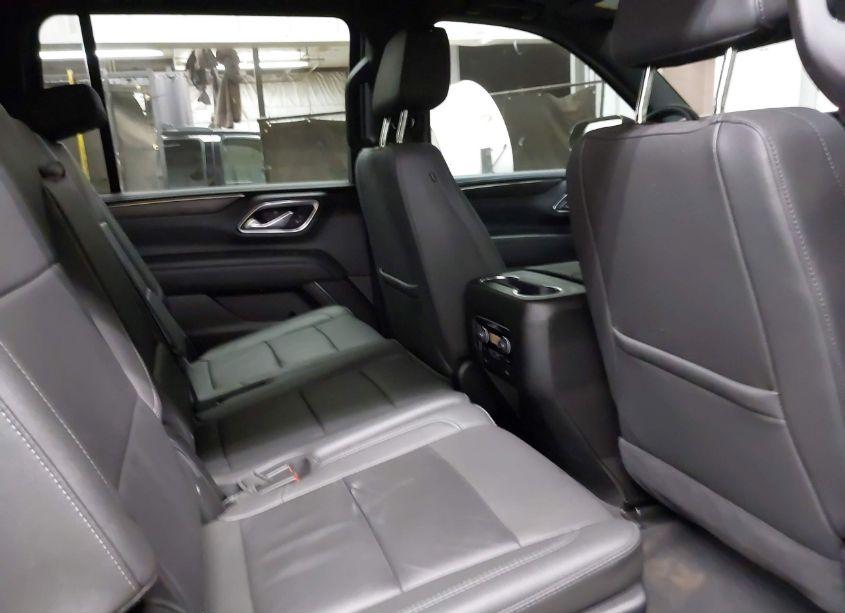 Photo 8 of 2024 Chevrolet Suburban 4WD LT (VIN 1GNSKCKD9RR194189)