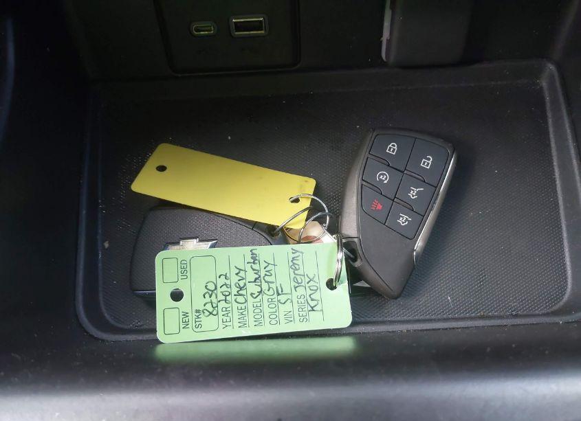 Photo 11 of 2022 Chevrolet Suburban 4WD LT (VIN 1GNSKCKDXNR197080)