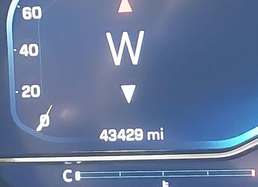 Photo 7 of 2022 Chevrolet Suburban 4WD LT (VIN 1GNSKCKDXNR197080)