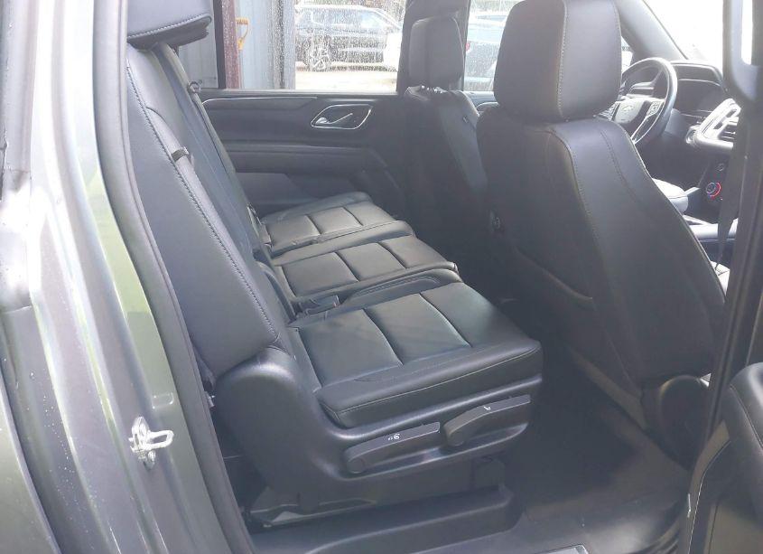 Photo 8 of 2022 Chevrolet Suburban 4WD LT (VIN 1GNSKCKDXNR197080)