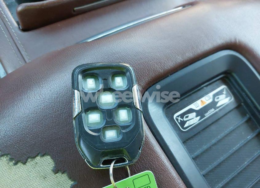 Photo 11 of 2018 Chevrolet Tahoe PREMIER (VIN 1GNSKCKJ3JR189371)