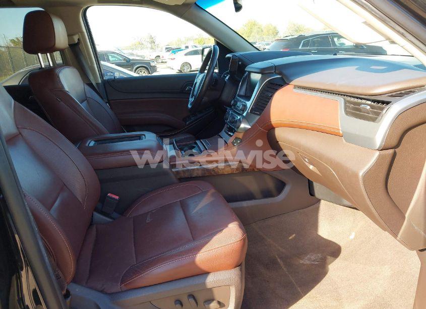 Photo 5 of 2018 Chevrolet Tahoe PREMIER (VIN 1GNSKCKJ3JR189371)