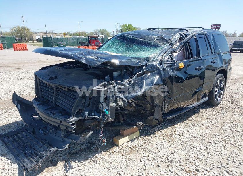 Photo 2 of 2018 Chevrolet Tahoe PREMIER (VIN 1GNSKCKJ4JR192568)