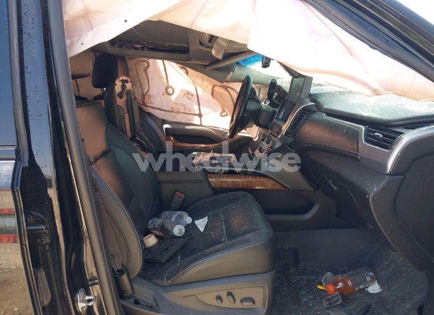 Photo 5 of 2018 Chevrolet Tahoe PREMIER (VIN 1GNSKCKJ4JR192568)