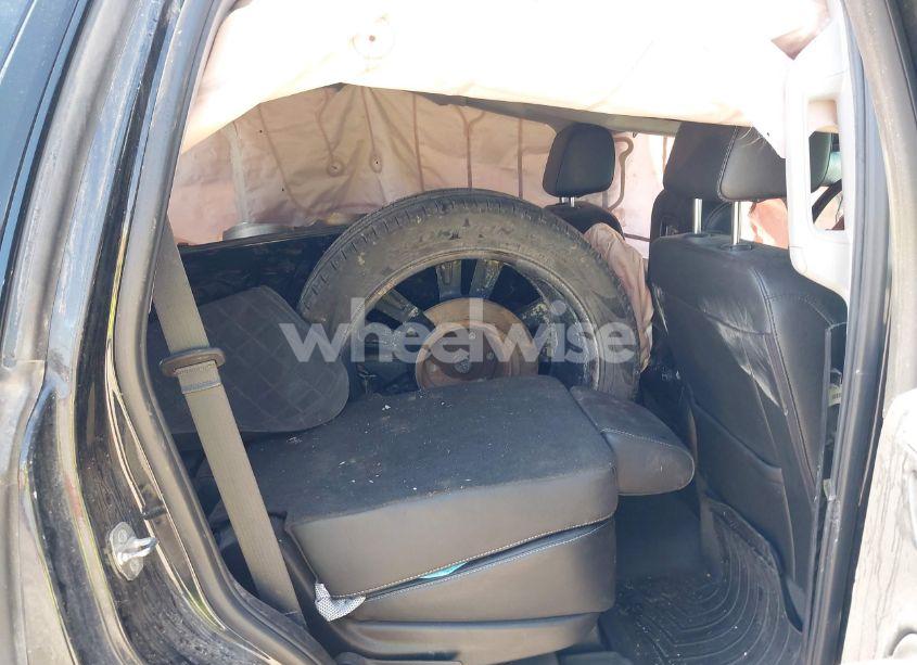 Photo 8 of 2018 Chevrolet Tahoe PREMIER (VIN 1GNSKCKJ4JR192568)