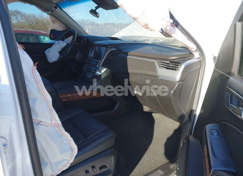 Photo 5 of 2018 Chevrolet Tahoe PREMIER (VIN 1GNSKCKJ4JR215136)