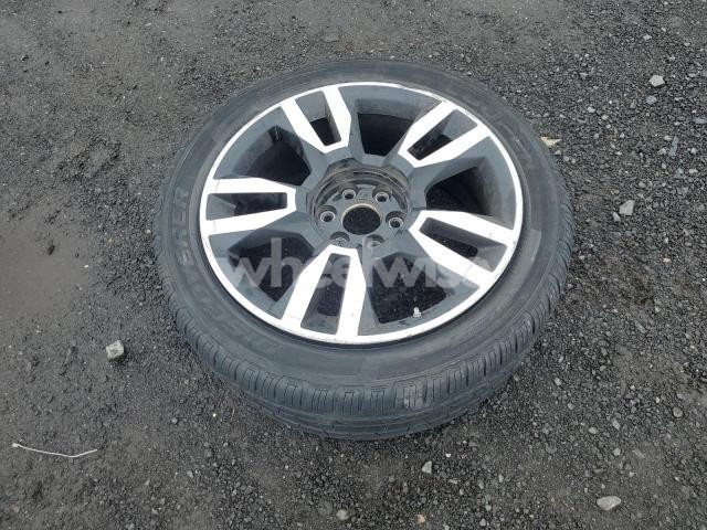 Photo 2 of 2018 CHEVROLET TAHOE K1500 PREMIER (VIN 1GNSKCKJ8JR203491)