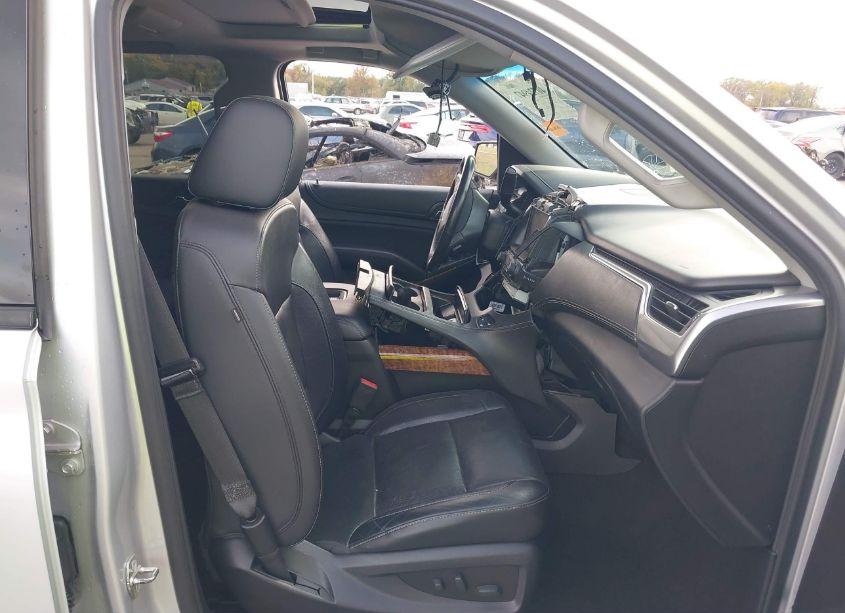 Photo 5 of 2018 Chevrolet Tahoe PREMIER (VIN 1GNSKCKJXJR179386)