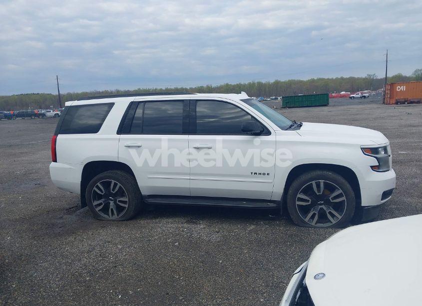 Photo 13 of 2019 Chevrolet Tahoe PREMIER (VIN 1GNSKCKJXKR338215)