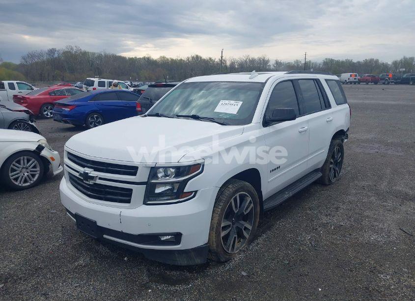 Photo 2 of 2019 Chevrolet Tahoe PREMIER (VIN 1GNSKCKJXKR338215)