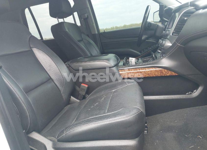 Photo 5 of 2019 Chevrolet Tahoe PREMIER (VIN 1GNSKCKJXKR338215)