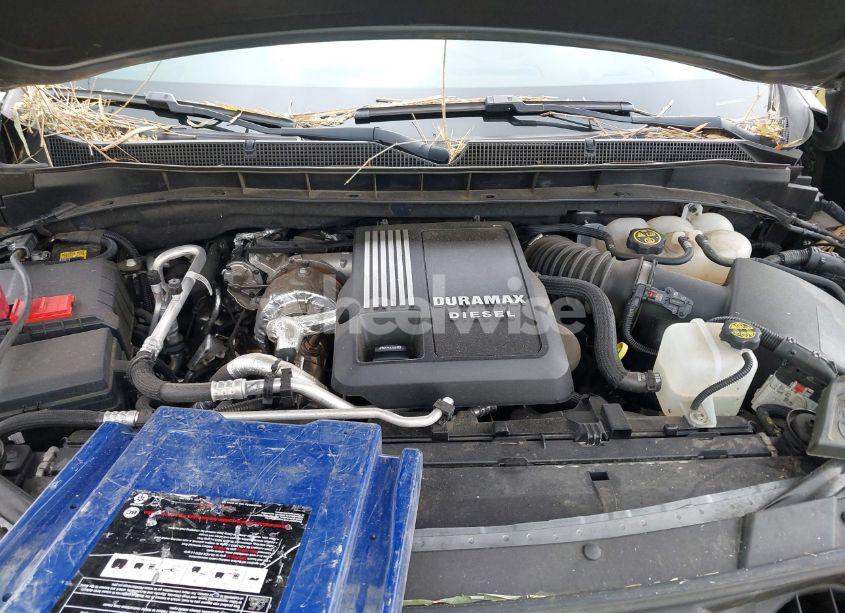 Photo 10 of 2022 Chevrolet Suburban 4WD LT (VIN 1GNSKCKT0NR296269)