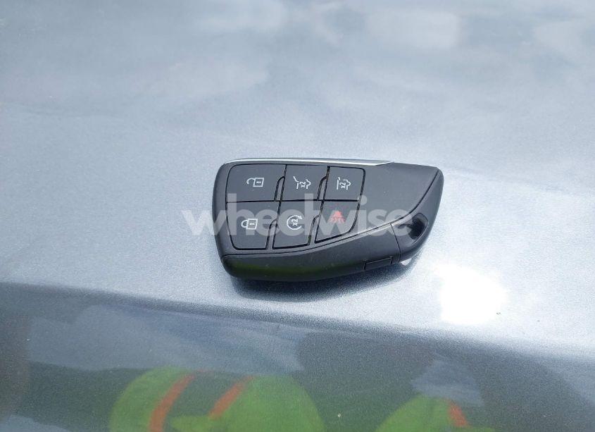 Photo 11 of 2022 Chevrolet Suburban 4WD LT (VIN 1GNSKCKT0NR296269)