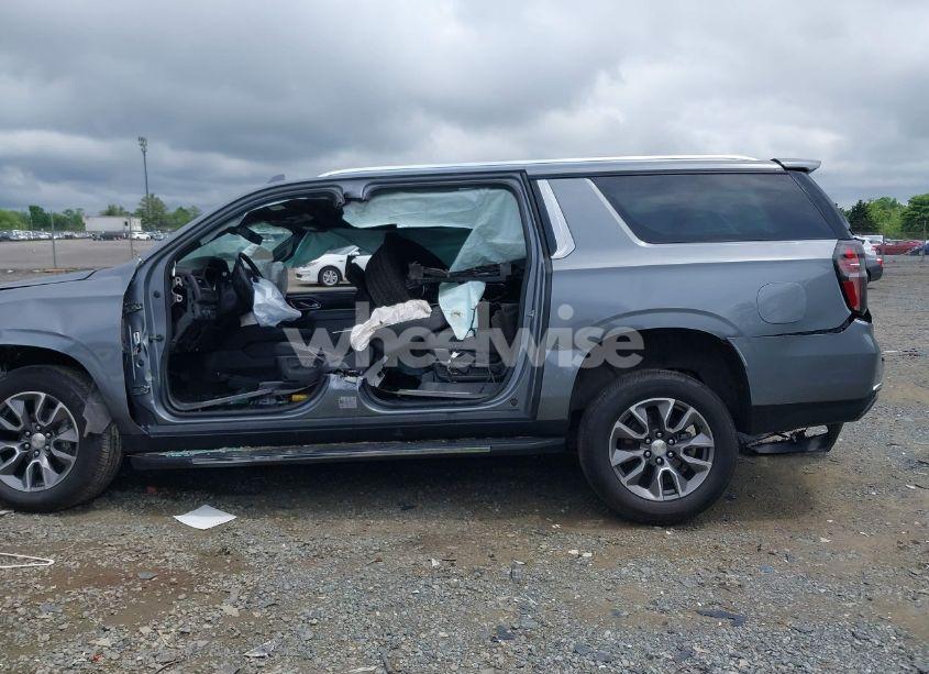 Photo 14 of 2022 Chevrolet Suburban 4WD LT (VIN 1GNSKCKT0NR296269)