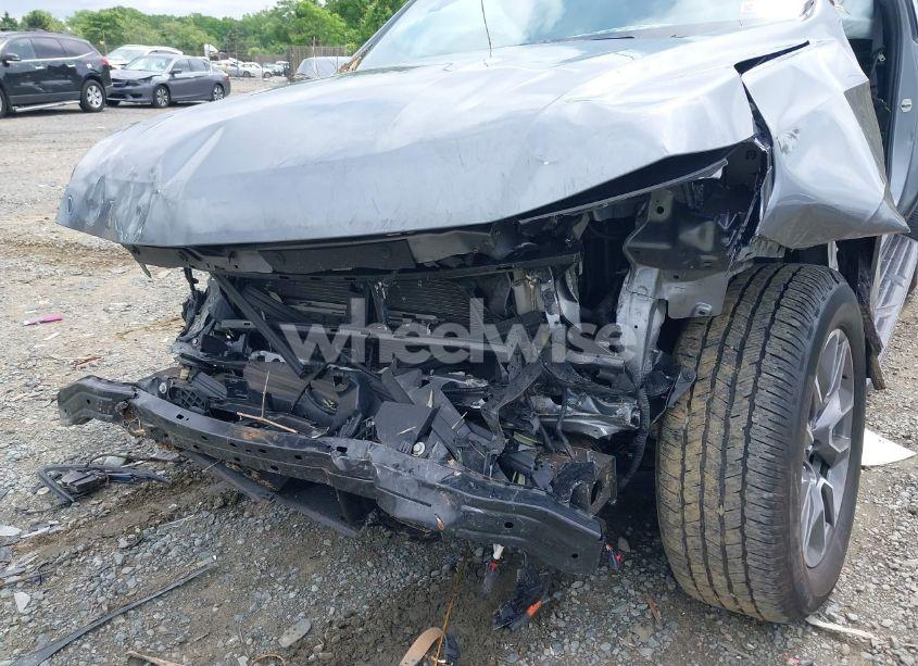 Photo 17 of 2022 Chevrolet Suburban 4WD LT (VIN 1GNSKCKT0NR296269)