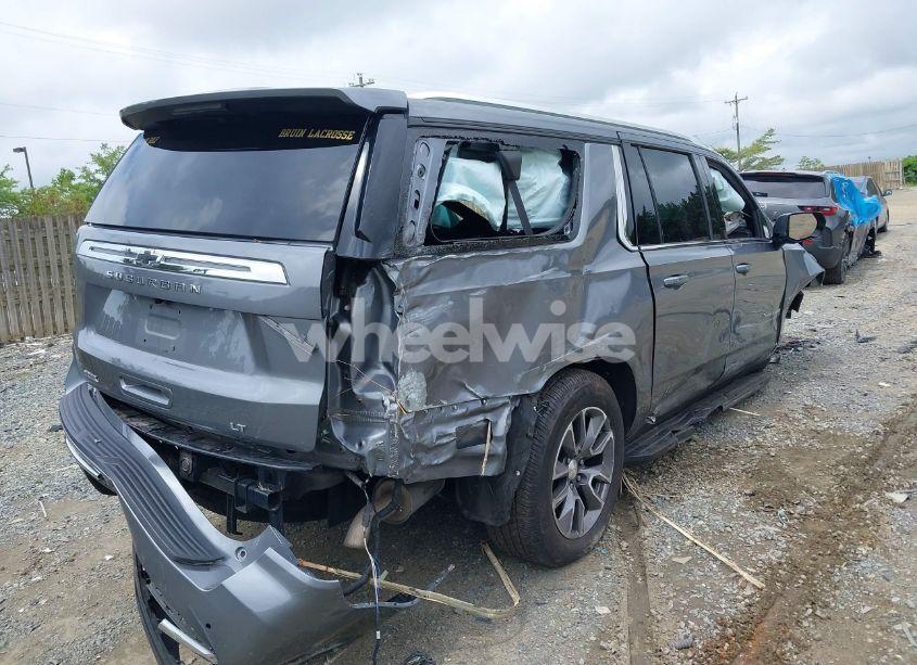 Photo 4 of 2022 Chevrolet Suburban 4WD LT (VIN 1GNSKCKT0NR296269)