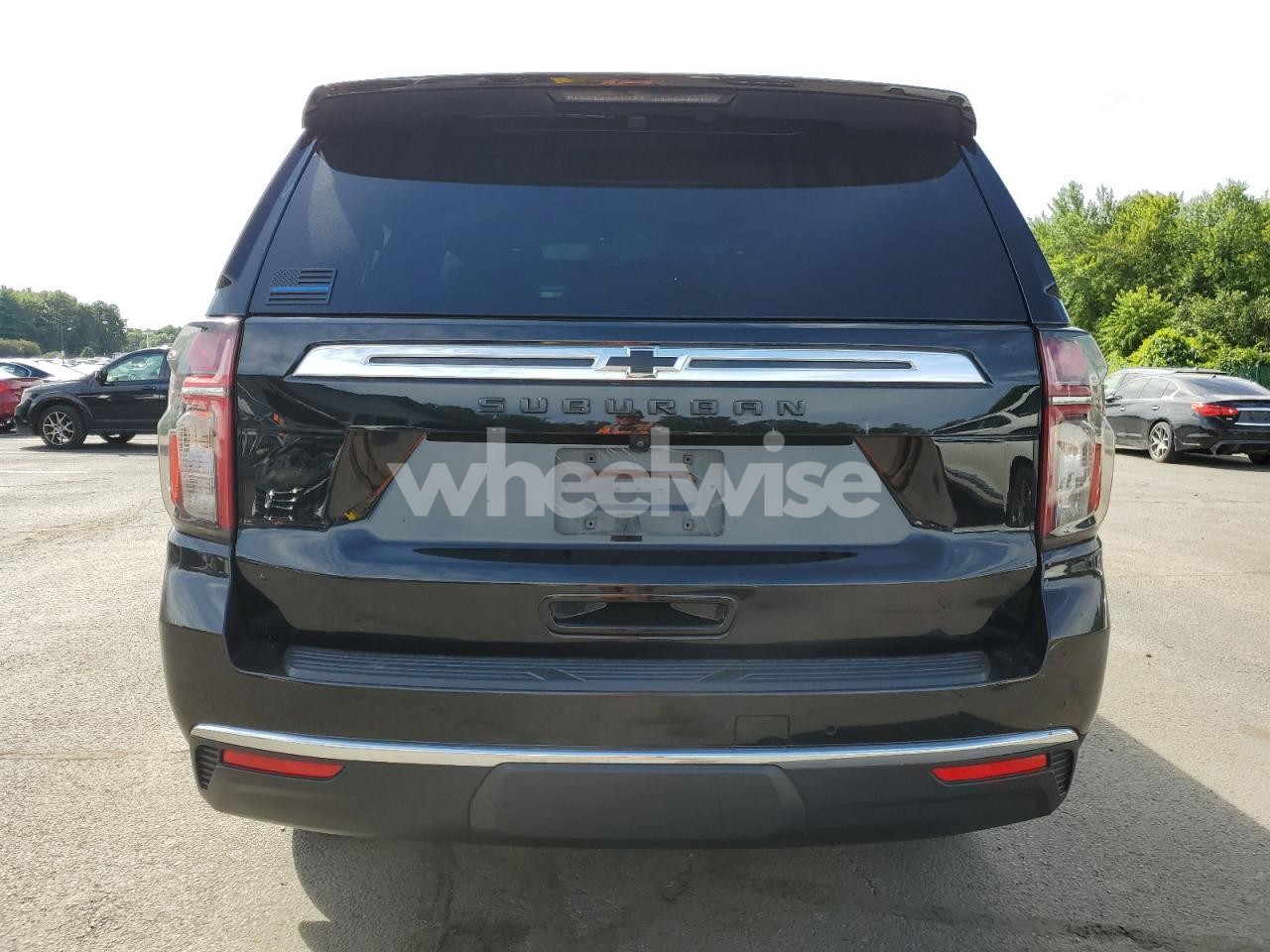 Photo 6 of 2021 CHEVROLET SUBURBAN K1500 LT (VIN 1GNSKCKT8MR473598)