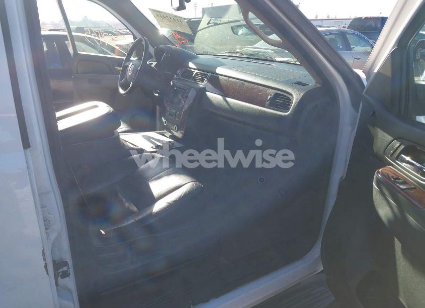 Photo 5 of 2011 Chevrolet Tahoe HYBRID (VIN 1GNSKDFJ0BR323366)