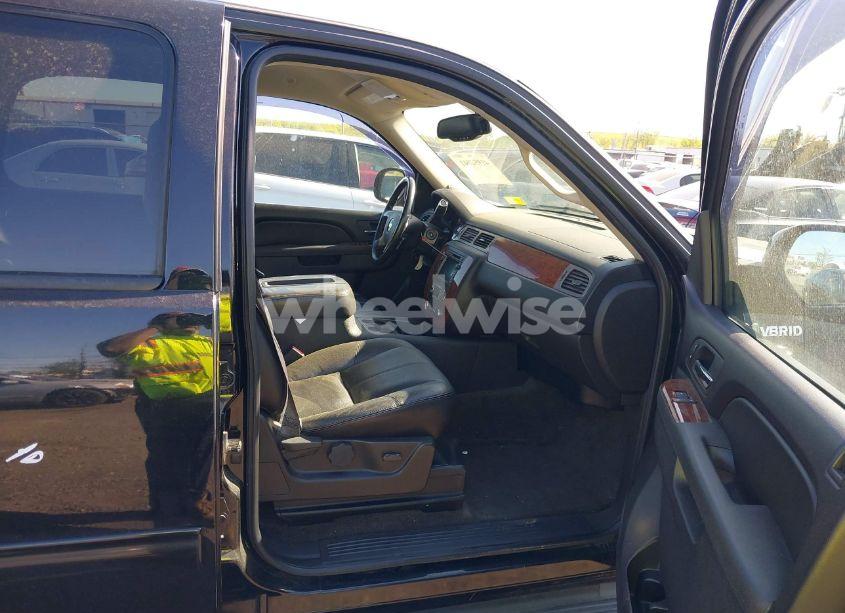 Photo 5 of 2011 Chevrolet Tahoe HYBRID (VIN 1GNSKDFJXBR194343)