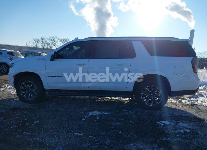 Photo 13 of 2023 Chevrolet Suburban 4WD Z71 (VIN 1GNSKDKD0PR235652)