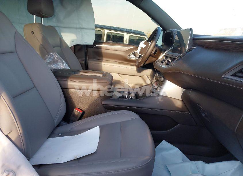 Photo 5 of 2023 Chevrolet Suburban 4WD Z71 (VIN 1GNSKDKD0PR235652)