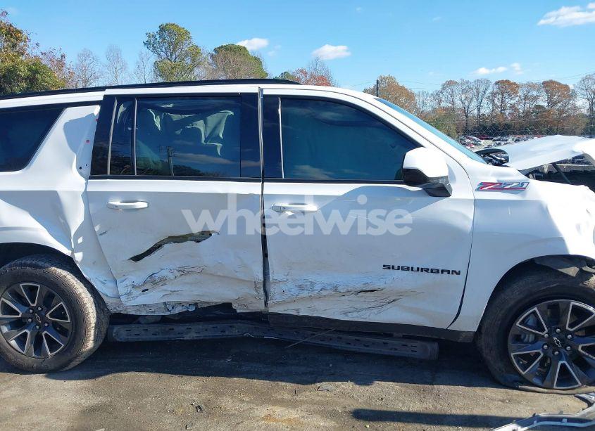 Photo 13 of 2021 Chevrolet Suburban 4WD Z71 (VIN 1GNSKDKD1MR349946)