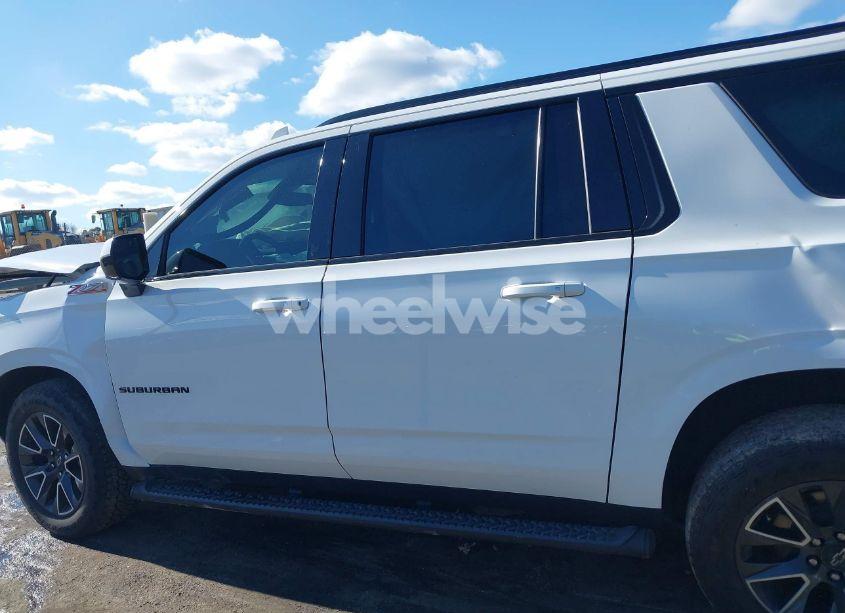 Photo 14 of 2021 Chevrolet Suburban 4WD Z71 (VIN 1GNSKDKD1MR349946)