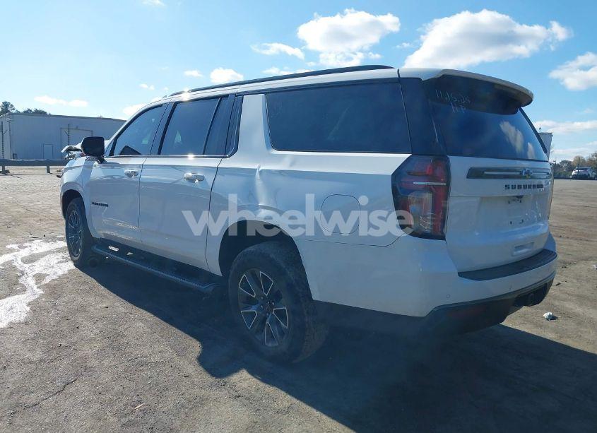 Photo 3 of 2021 Chevrolet Suburban 4WD Z71 (VIN 1GNSKDKD1MR349946)