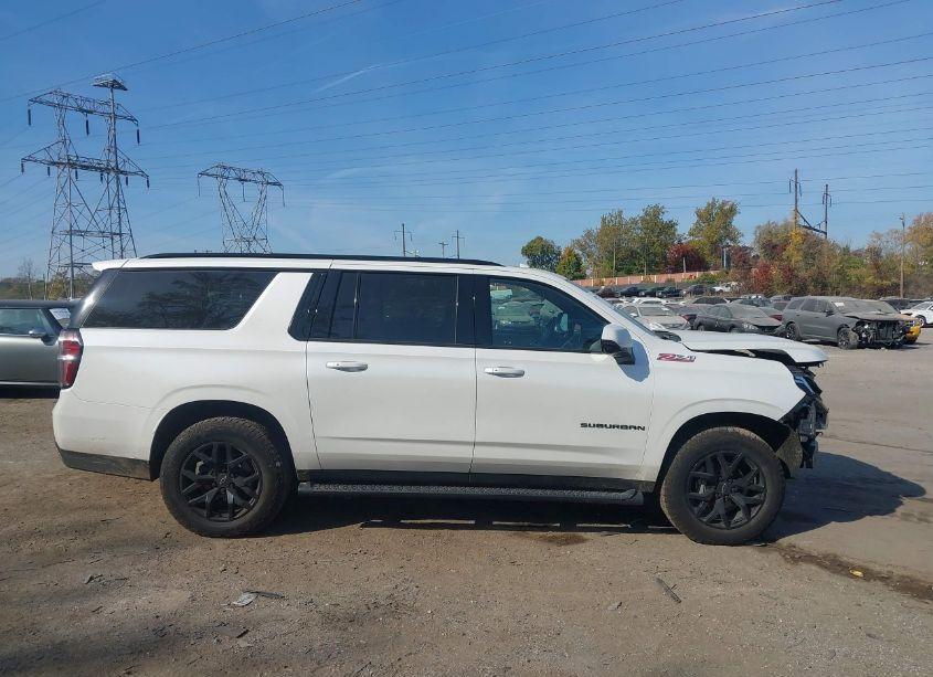 Photo 13 of 2022 Chevrolet Suburban 4WD Z71 (VIN 1GNSKDKD2NR204710)
