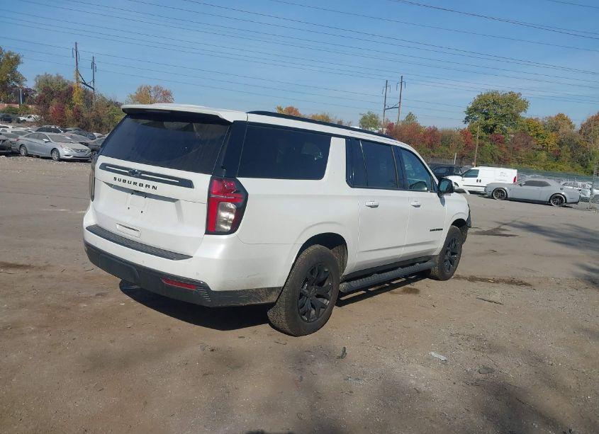 Photo 4 of 2022 Chevrolet Suburban 4WD Z71 (VIN 1GNSKDKD2NR204710)