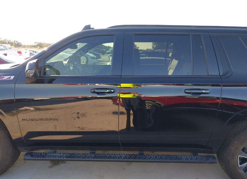 Photo 15 of 2024 Chevrolet Suburban 4WD Z71 (VIN 1GNSKDKD2RR234392)