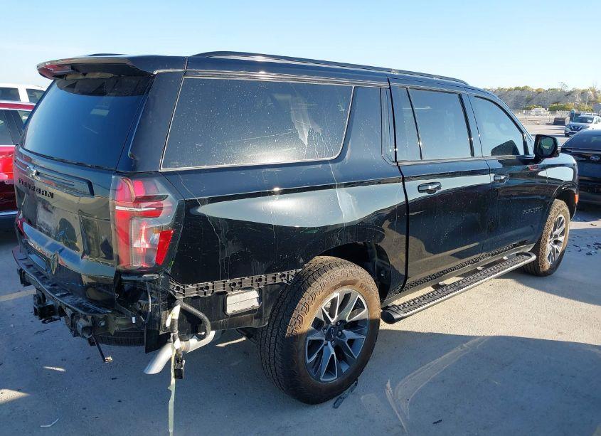 Photo 4 of 2024 Chevrolet Suburban 4WD Z71 (VIN 1GNSKDKD2RR234392)