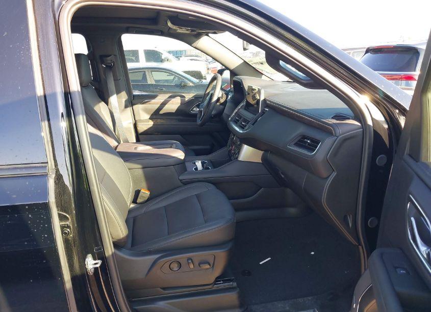 Photo 5 of 2024 Chevrolet Suburban 4WD Z71 (VIN 1GNSKDKD2RR234392)