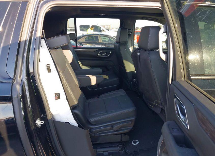 Photo 8 of 2024 Chevrolet Suburban 4WD Z71 (VIN 1GNSKDKD2RR234392)