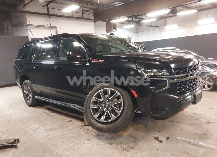 2021 Chevrolet Suburban 4WD Z71 (VIN 1GNSKDKD3MR140935) main photo