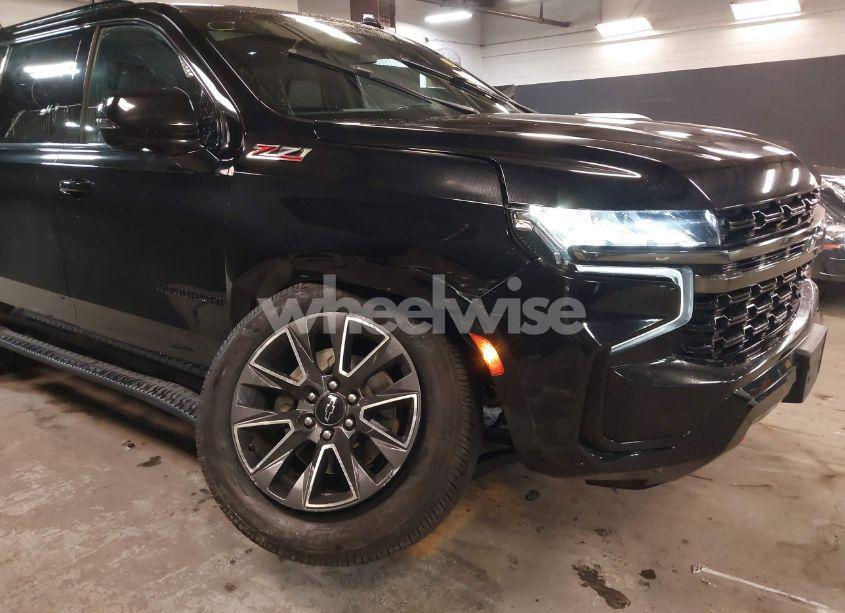 Photo 6 of 2021 Chevrolet Suburban 4WD Z71 (VIN 1GNSKDKD3MR140935)