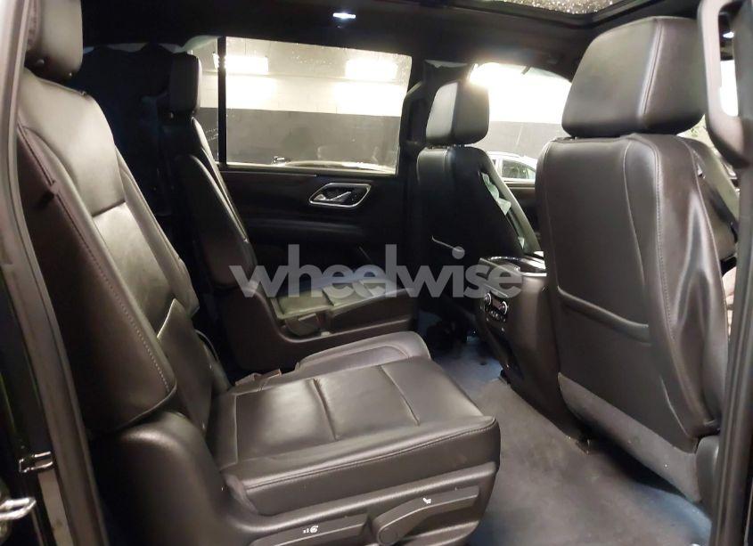 Photo 8 of 2021 Chevrolet Suburban 4WD Z71 (VIN 1GNSKDKD3MR140935)