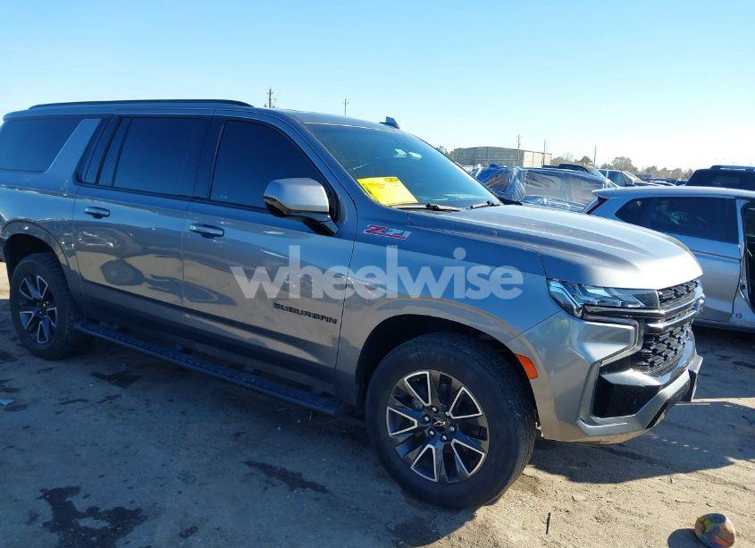 2022 Chevrolet Suburban 4WD Z71 (VIN 1GNSKDKD3NR116992) main photo
