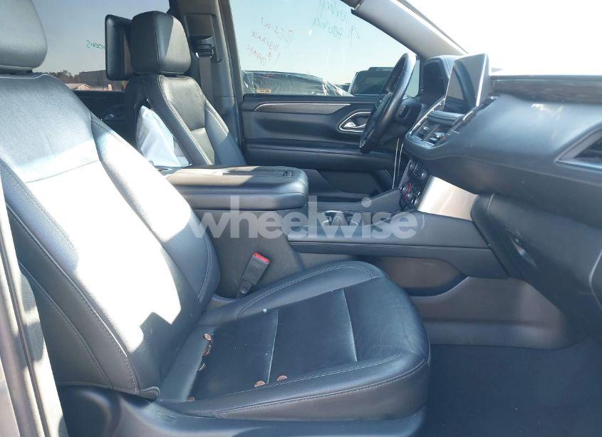 Photo 5 of 2022 Chevrolet Suburban 4WD Z71 (VIN 1GNSKDKD3NR116992)