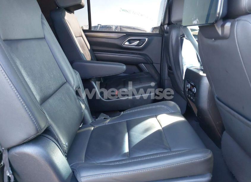 Photo 8 of 2022 Chevrolet Suburban 4WD Z71 (VIN 1GNSKDKD3NR116992)